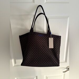 The Lightweight Zip Tote

NWT in Night Song